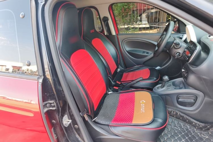 Used smart forfour 2018 1.0L 52 kW Dynamic Edition Right Front Seat