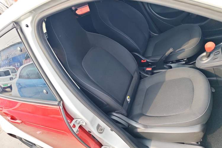 Used smart forfour 2018 1.0L 52kW Passion Edition Right Front Seat
