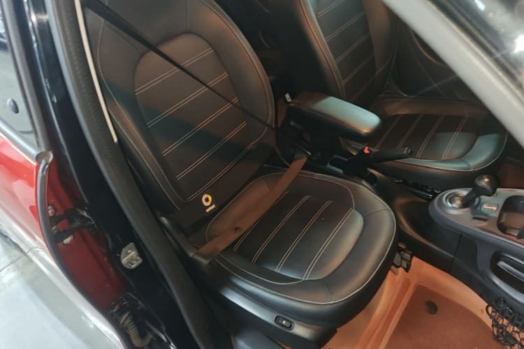 Used smart forfour 2018 0.9T 66 kW Pioneer Edition Right Front Seat