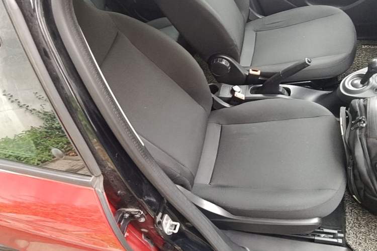 Used smart forfour 2018 1.0L 52 kW Dynamic Edition Right Front Seat