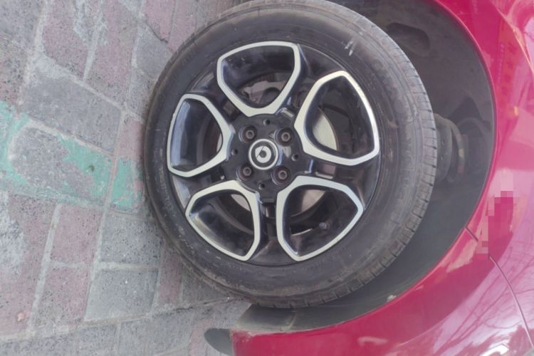 Used smart forfour 2018 0.9T 66 kW Pioneer Edition Right Front Wheel Hub