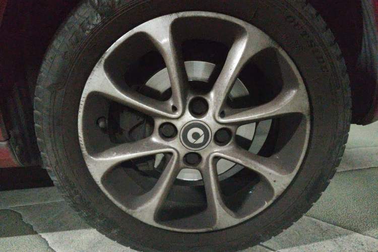Used smart forfour 2018 1.0L 52 kW Dynamic Edition Right Front Wheel Hub