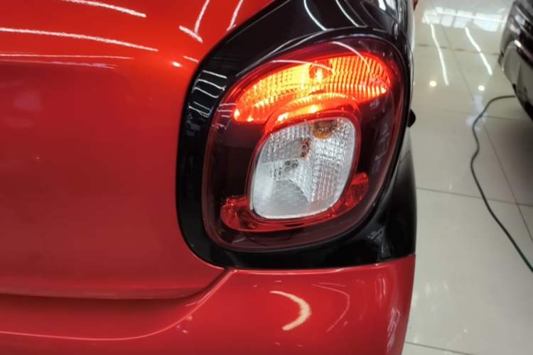 Used smart forfour 2018 1.0L 52kW Passion Edition Right Rear Taillight