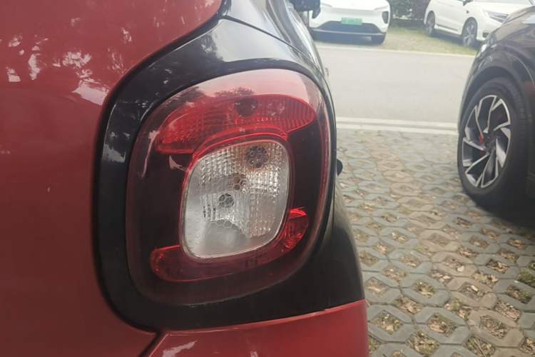 Used smart forfour 2018 1.0L 52kW Passion Edition Right Rear Taillight