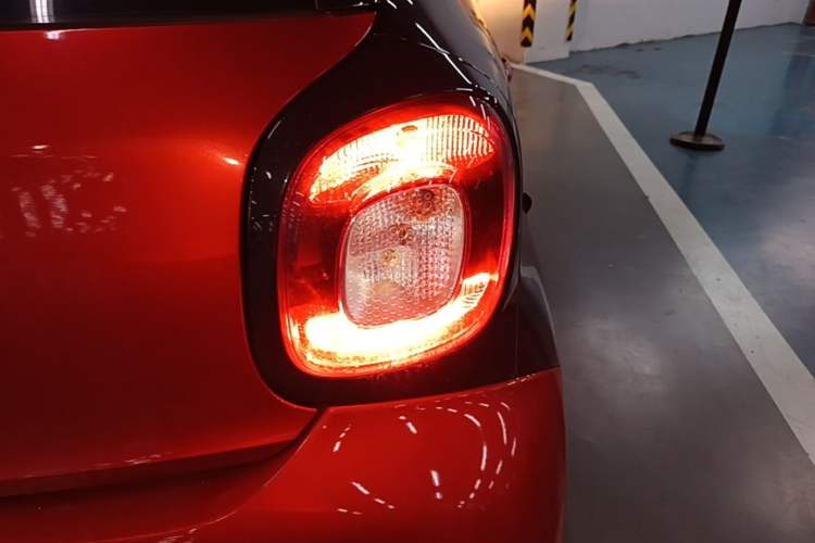 Used smart forfour 2018 0.9T 66 kW Fashion Edition Right Rear Taillight