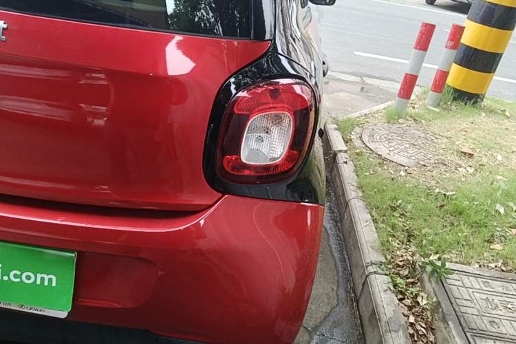 Used smart forfour 2018 1.0L 52 kW Dynamic Edition Right Rear Taillight