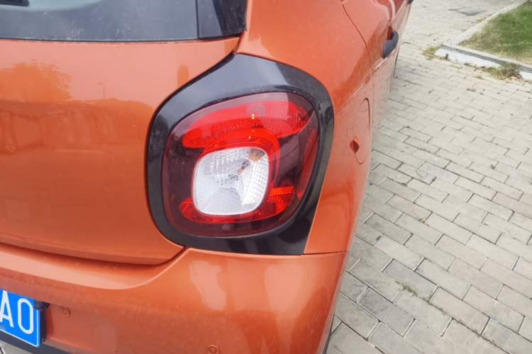 Used smart forfour 2018 1.0L 52 kW Dynamic Edition Right Rear Taillight