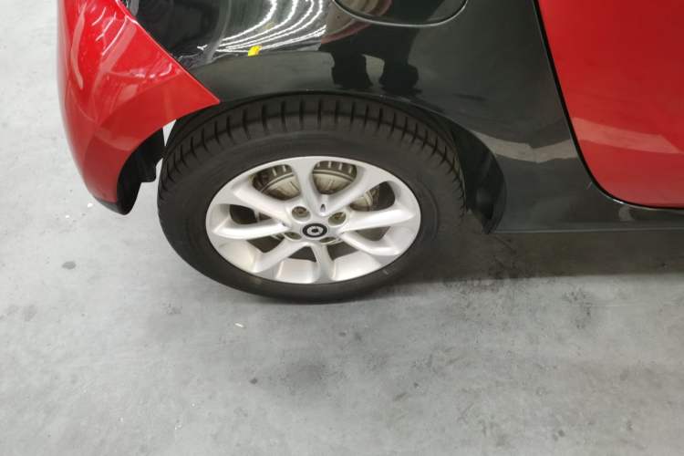 Used smart forfour 2018 1.0L 52 kW Dynamic Edition Right Rear Wheel Hub