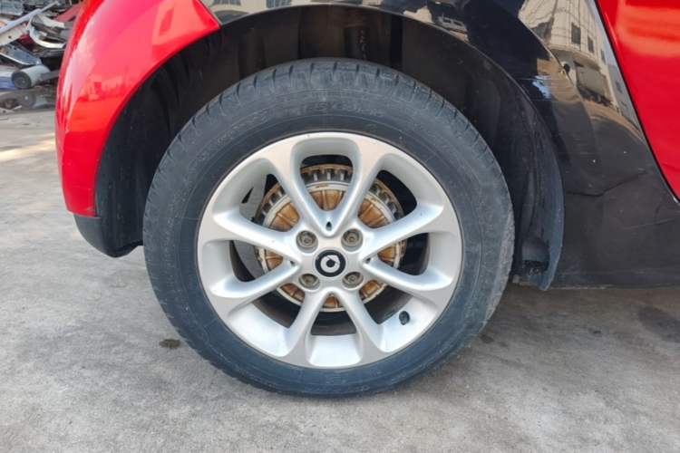 Used smart forfour 2018 1.0L 52 kW Dynamic Edition Right Rear Wheel Hub