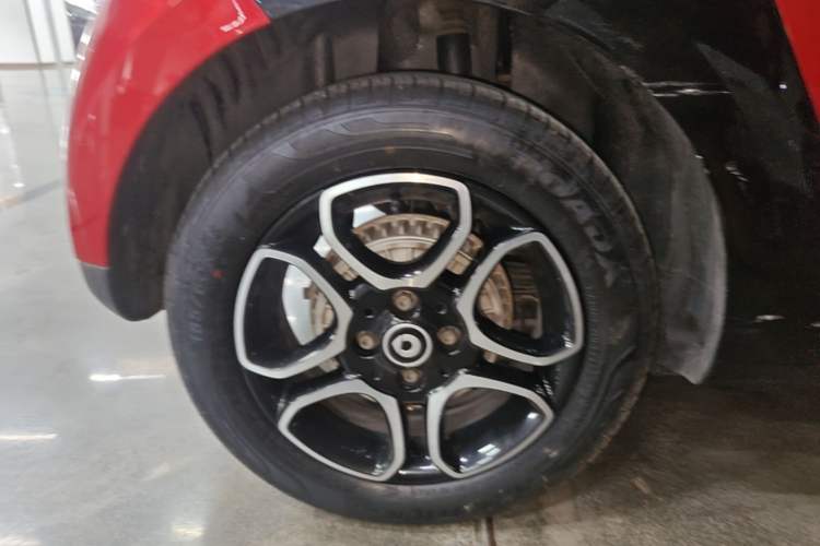 Used smart forfour 2018 0.9T 66 kW Pioneer Edition Right Rear Wheel Hub
