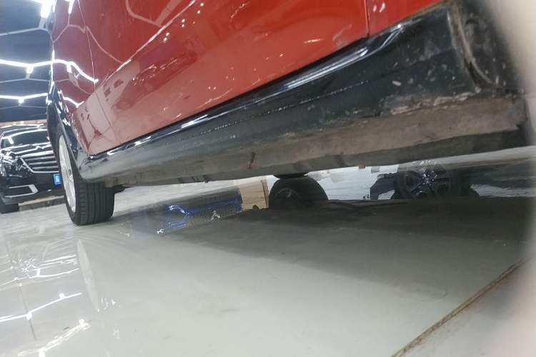 Used smart forfour 2018 1.0L 52 kW Dynamic Edition Right Side Sill