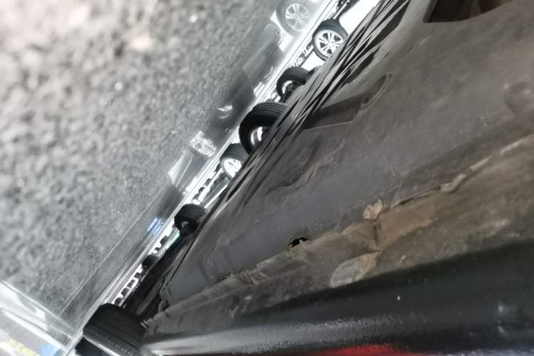 Used smart forfour 2018 1.0L 52 kW Dynamic Edition Right Side Sill