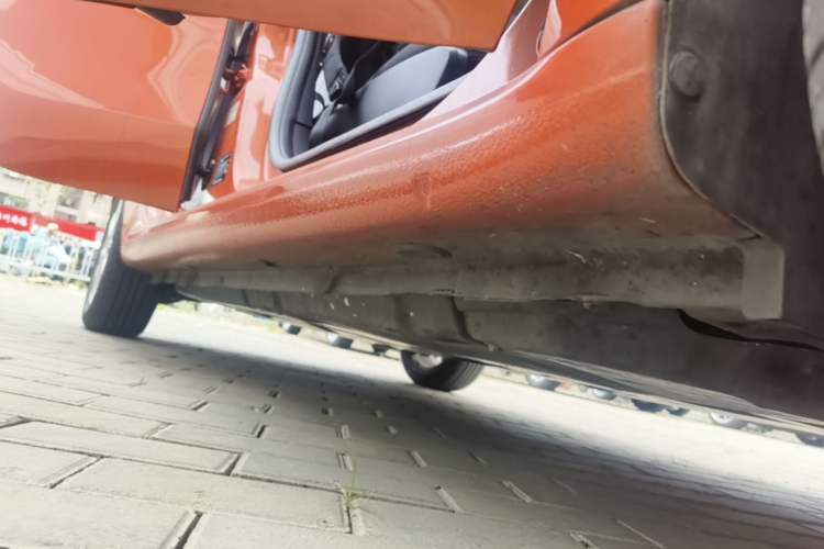 Used smart forfour 2018 1.0L 52 kW Dynamic Edition Right Side Sill