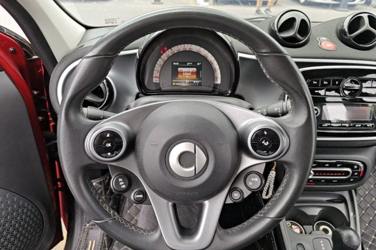 Used smart forfour 2018 1.0L 52kW Passion Edition Steering Wheel