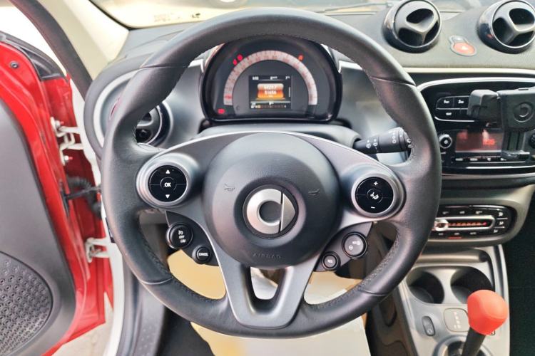 Used smart forfour 2018 1.0L 52kW Passion Edition Steering Wheel