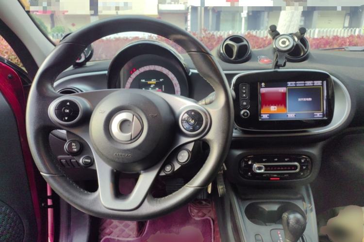 Used smart forfour 2018 0.9T 66 kW Pioneer Edition Steering Wheel