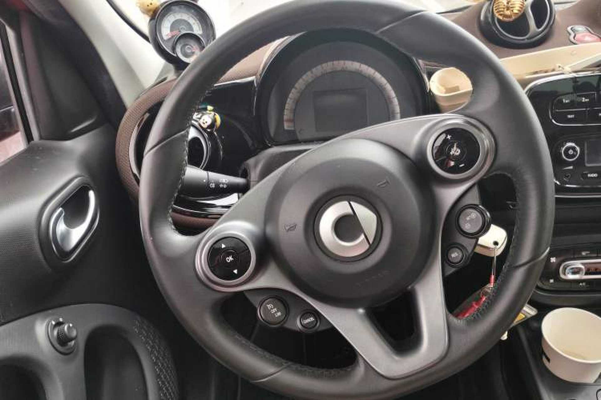 Used smart forfour 2018 0.9T 66 kW Fashion Edition Steering Wheel