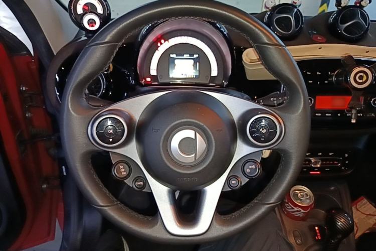 Used smart forfour 2018 0.9T 66 kW Fashion Edition Steering Wheel