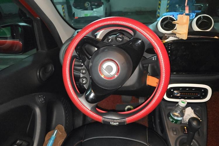 Used smart forfour 2018 1.0L 52 kW Dynamic Edition Steering Wheel