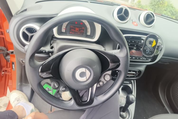 Used smart forfour 2018 1.0L 52 kW Dynamic Edition Steering Wheel