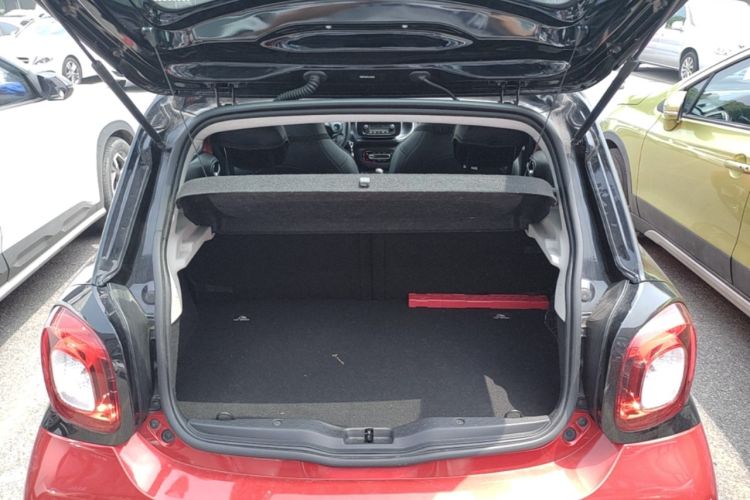Used smart forfour 2018 1.0L 52kW Passion Edition Trunk