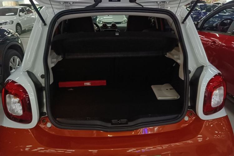 Used smart forfour 2018 1.0L 52kW Passion Edition Trunk