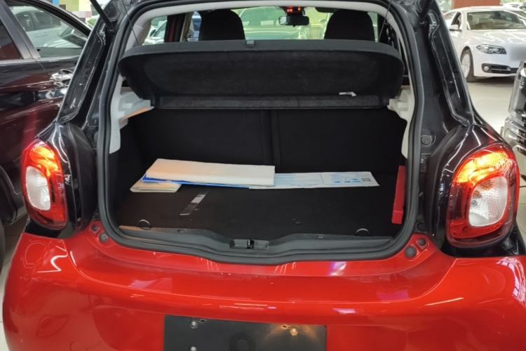 Used smart forfour 2018 1.0L 52kW Passion Edition Trunk