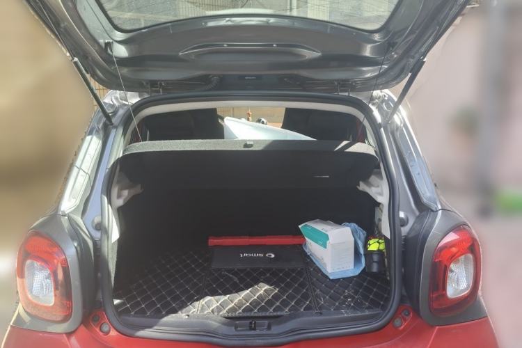 Used smart forfour 2018 0.9T 66 kW Fashion Edition Trunk