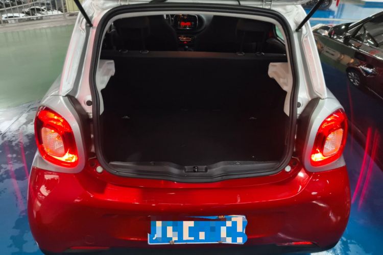 Used smart forfour 2018 1.0L 52 kW Dynamic Edition Trunk