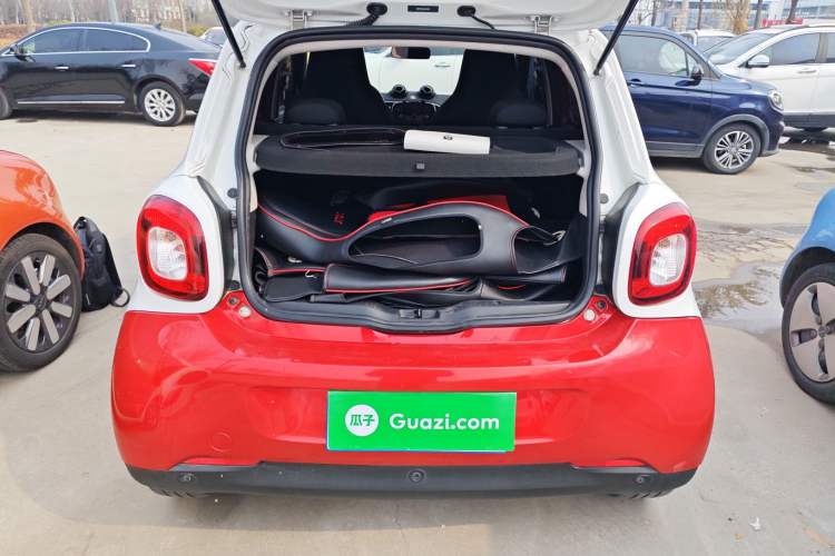 Used smart forfour 2018 1.0L 52kW Passion Edition Trunk