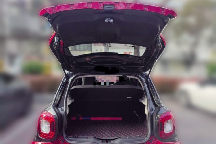 Used smart forfour 2018 0.9T 66 kW Pioneer Edition Trunk