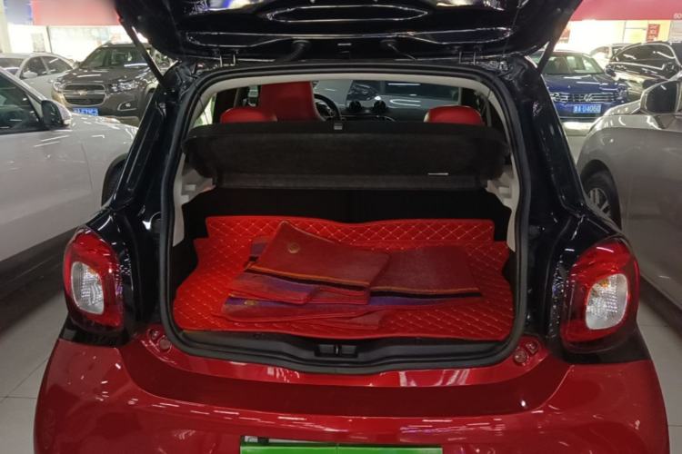 Used smart forfour 2018 1.0L 52kW Passion Edition Trunk