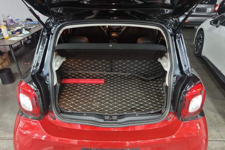 Used smart forfour 2018 0.9T 66 kW Pioneer Edition Trunk