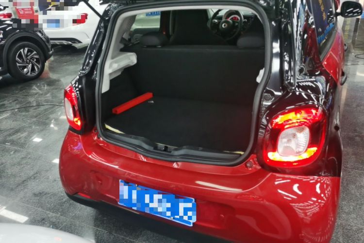 Used smart forfour 2018 1.0L 52 kW Dynamic Edition Trunk