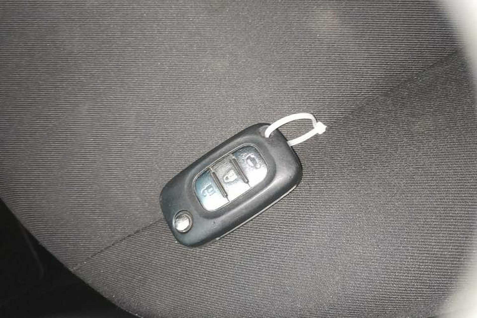 Used smart forfour 2018 1.0L 52 kW Dynamic Edition Vehicle Key
