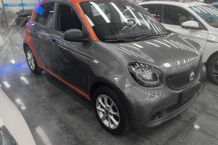 Used smart forfour 2018 1.0L 52 kW Dynamic Edition Exterior 2