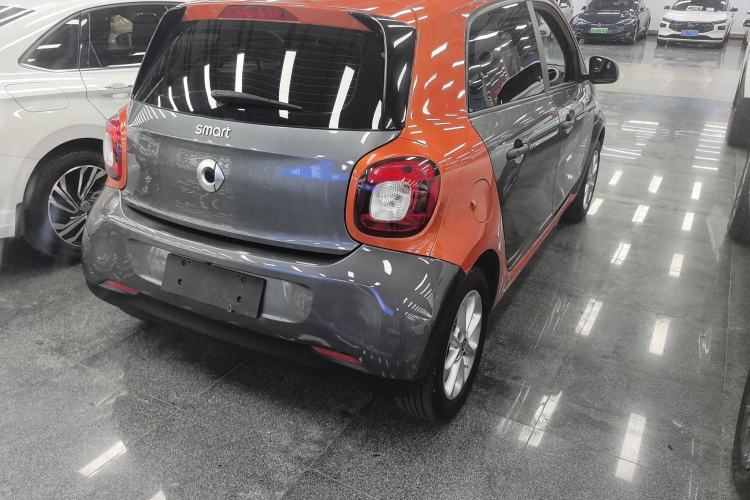 Used smart forfour 2018 1.0L 52 kW Dynamic Edition Exterior 3
