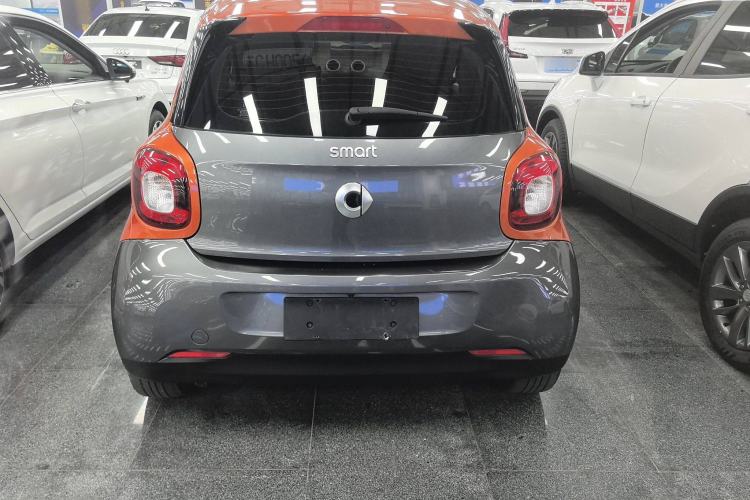 Used smart forfour 2018 1.0L 52 kW Dynamic Edition Exterior 4