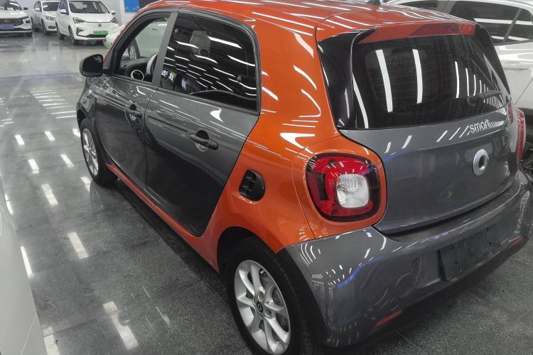 Used smart forfour 2018 1.0L 52 kW Dynamic Edition Exterior 5