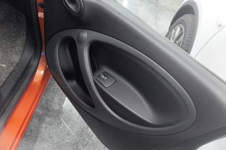 Used smart forfour 2018 1.0L 52 kW Dynamic Edition Interior 5