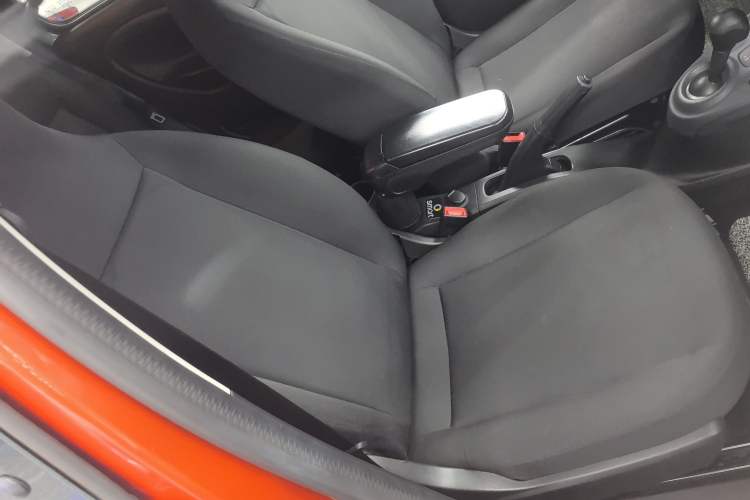 Used smart forfour 2018 1.0L 52 kW Dynamic Edition Right Front Seat