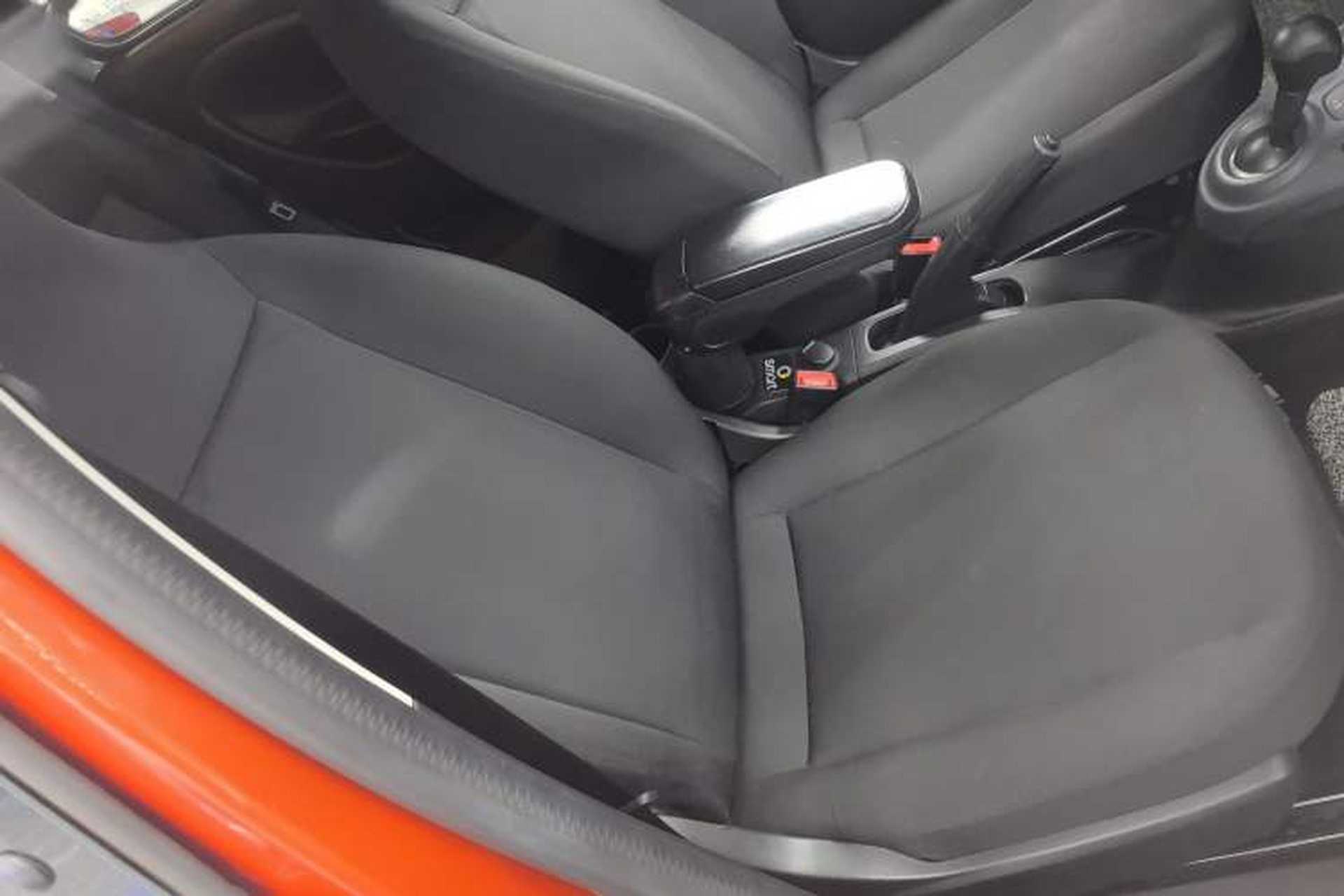 Used smart forfour 2018 1.0L 52 kW Dynamic Edition Right Front Seat