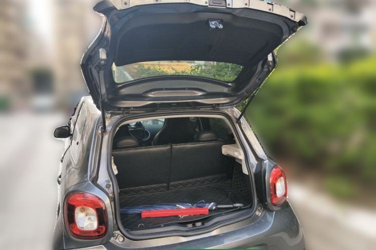 Used smart forfour 2018 1.0L 52kW Passion Edition Trunk
