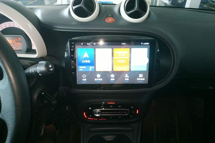 Used smart forfour 2018 1.0L 52 kW Dynamic Edition Audio And AC Panel