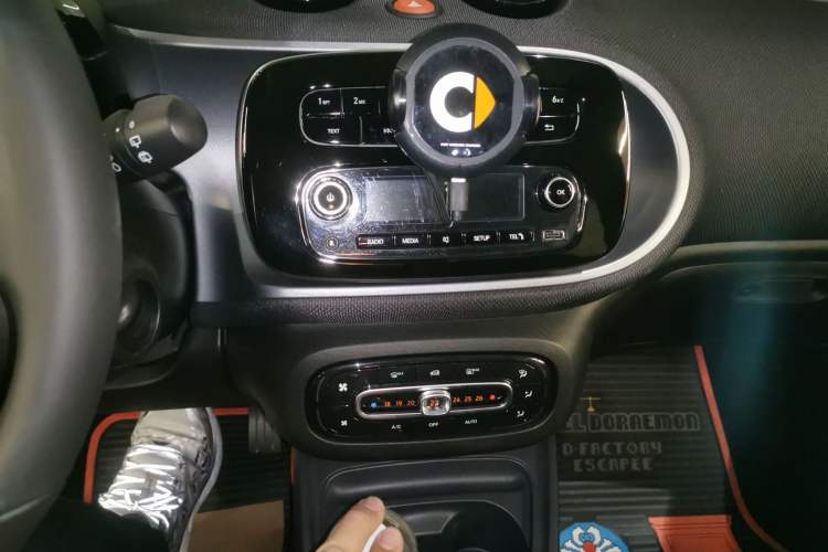 Used smart forfour 2018 1.0L 52kW Passion Edition Audio And AC Panel