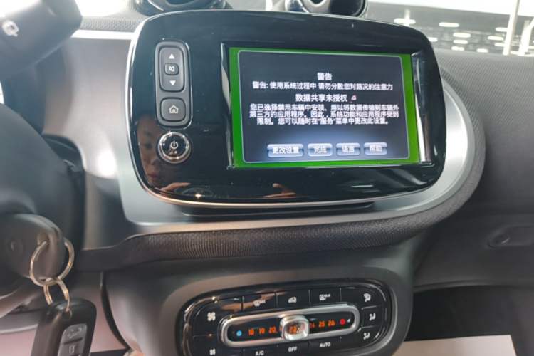 Used smart forfour 2018 0.9T 66 kW Pioneer Edition Audio And AC Panel