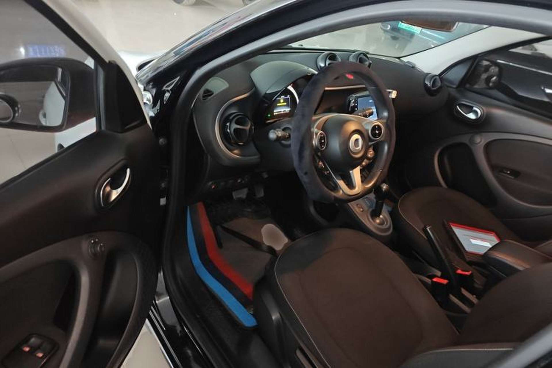 Used smart forfour 2018 1.0L 52kW Passion Edition Driver Seat