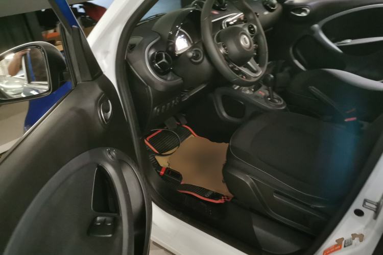 Used smart forfour 2018 1.0L 52kW Passion Edition Driver Seat