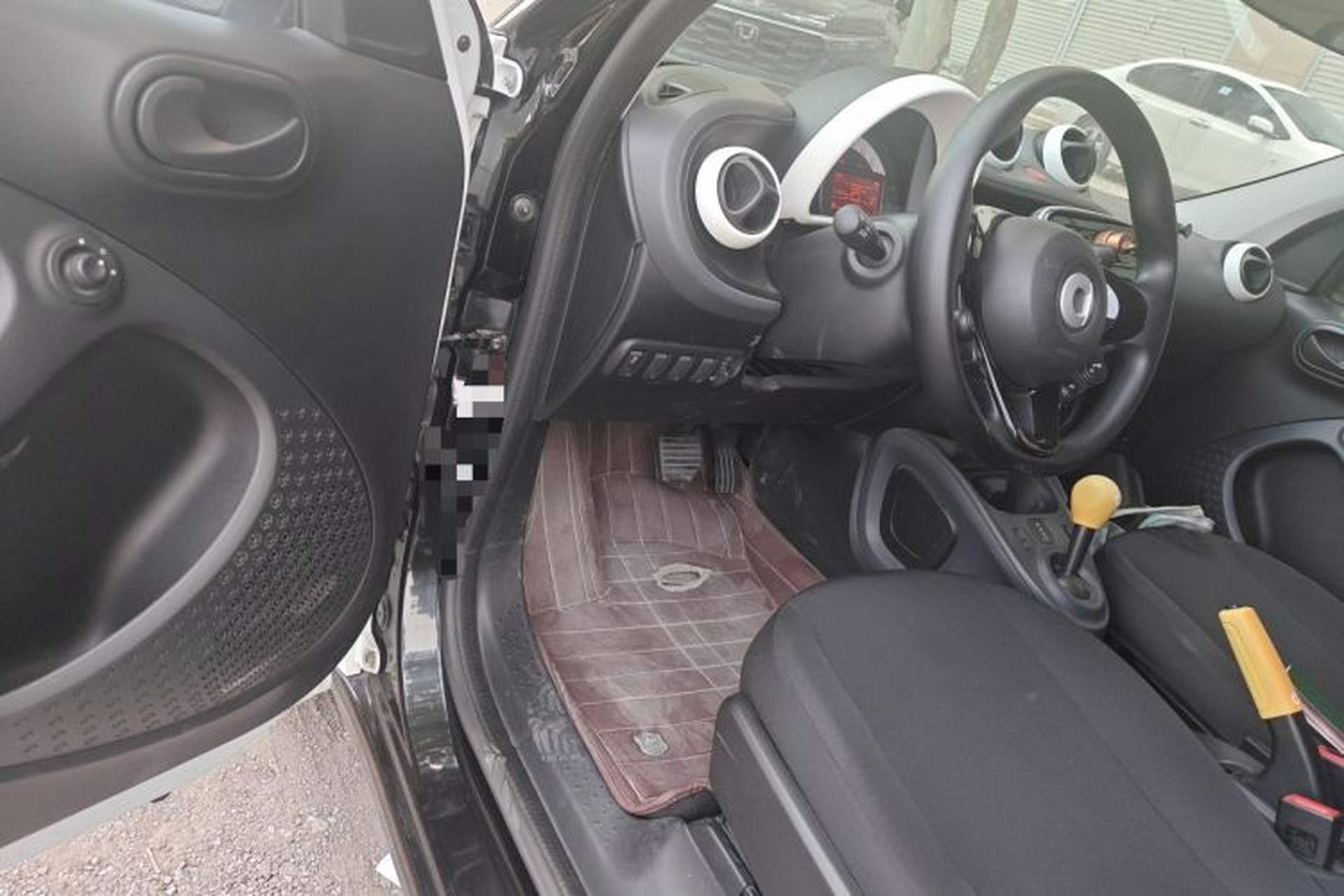 Used smart forfour 2018 1.0L 52 kW Dynamic Edition Driver Seat