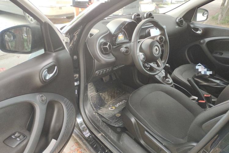 Used smart forfour 2018 1.0L 52kW Passion Edition Driver Seat
